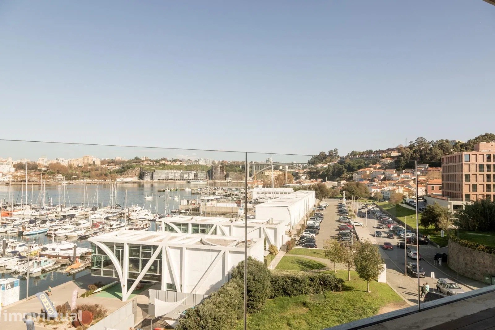 T2 de Luxo com Vistas Panorâmicas sobre o Rio Douro e Marina | Afurada, Vila Nova de Gaia