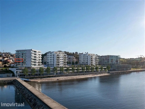 T2 de Luxo com Vistas Panorâmicas sobre o Rio Douro e Marina | Afurada, Vila Nova de Gaia